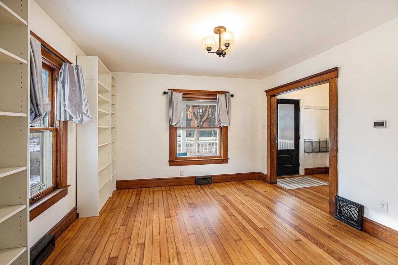 618 Gott St - Photo 6 of 20