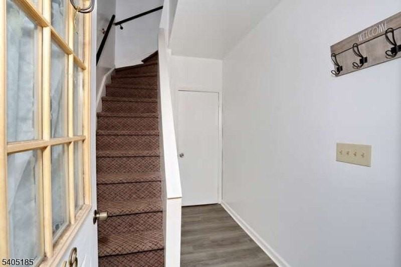 68 Mohawk Ave #2 - Photo 3 of 21