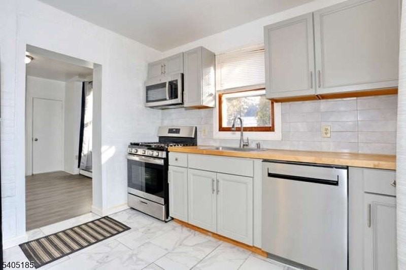 68 Mohawk Ave #2 - Photo 6 of 21