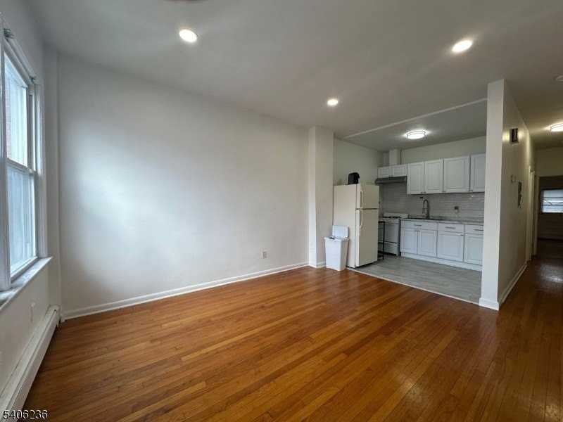 502 Washington Ave #1 - Photo 2 of 8