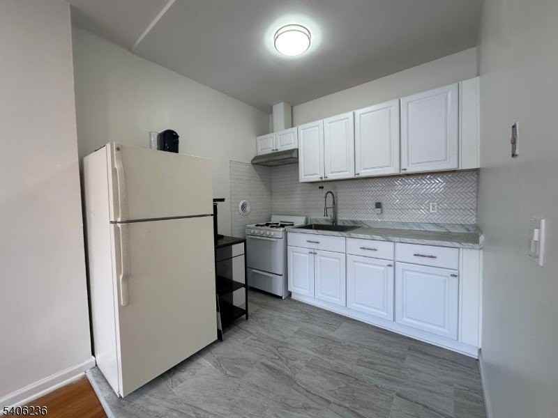 502 Washington Ave #1 - Photo 4 of 8