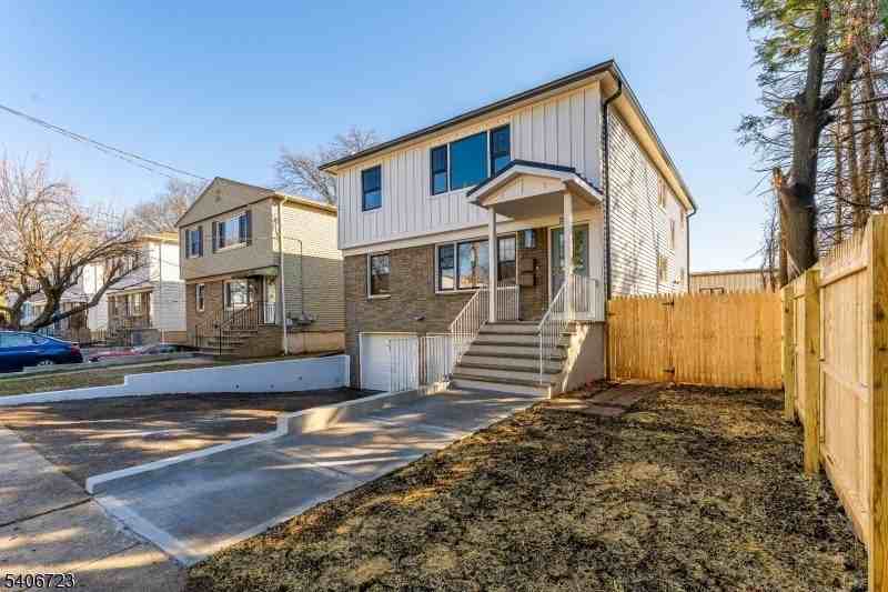 28 Toronto Ct - Photo 2 of 40