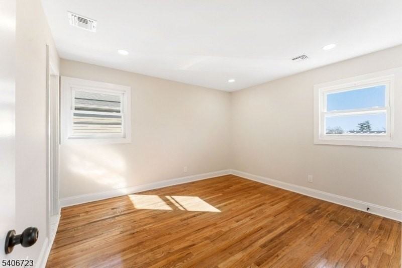 28 Toronto Ct - Photo 5 of 40