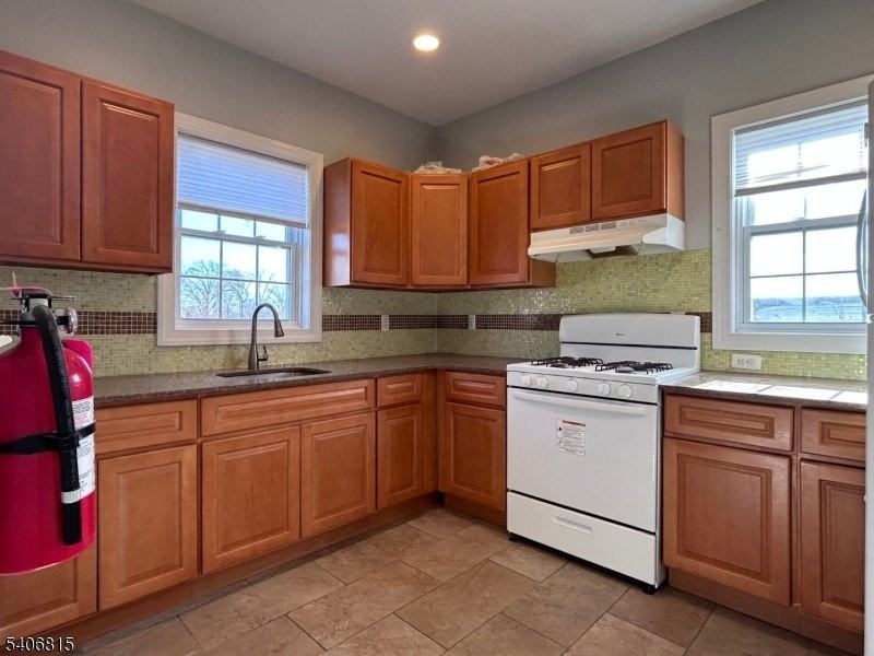 664 Amboy Ave #2 - Photo 7 of 23