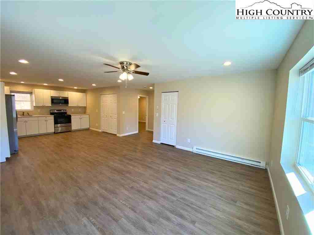 237 Majestic Vine Ln - Photo 2 of 13