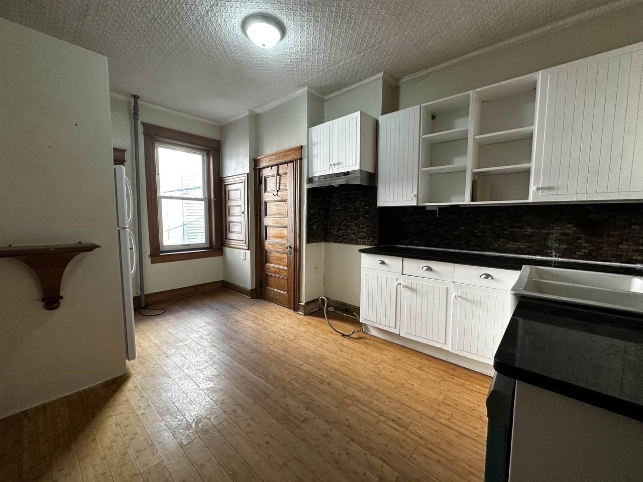 138 Kensington Ave #1 - Photo 2 of 18