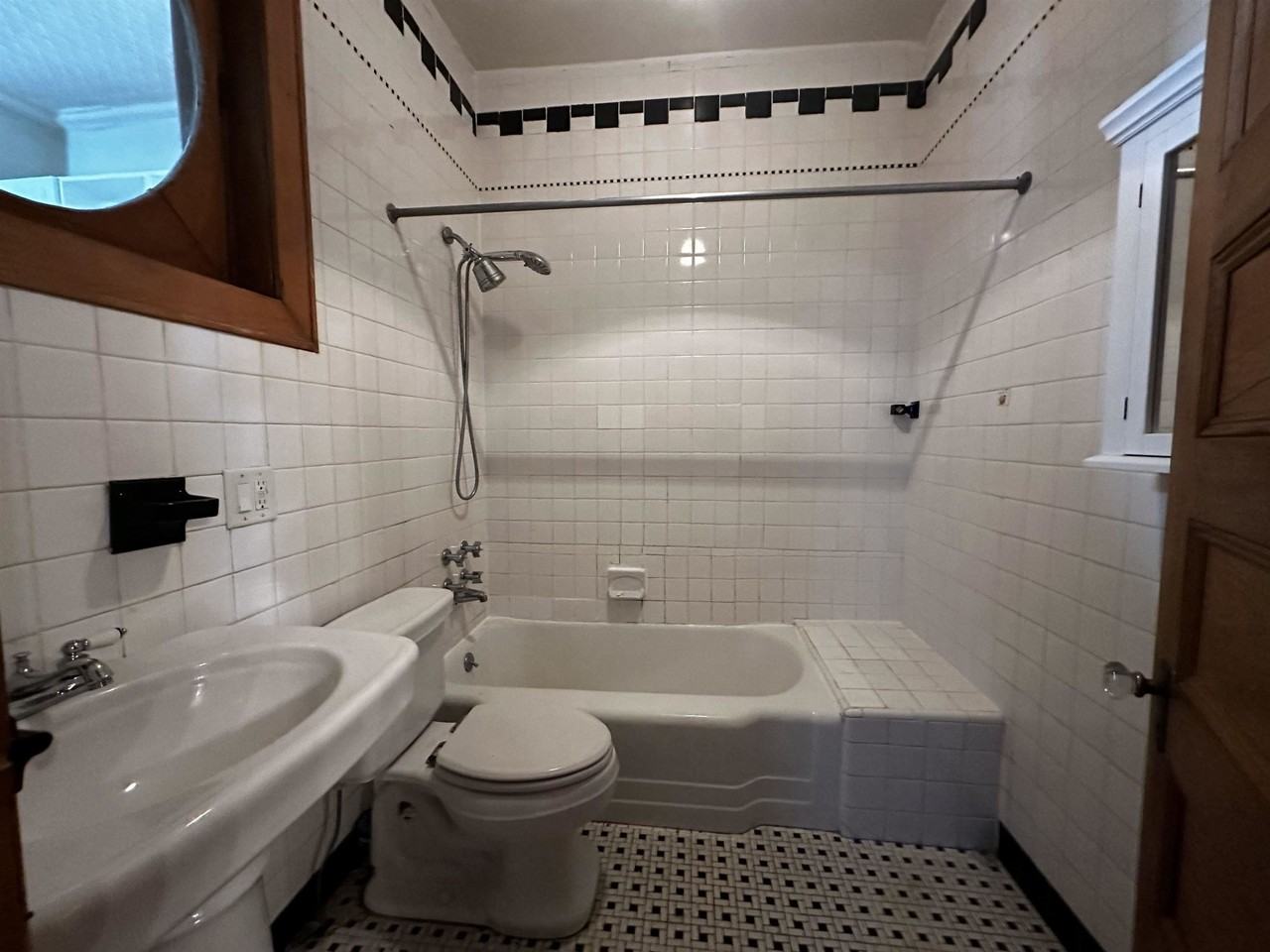 138 Kensington Ave #1 - Photo 6 of 18