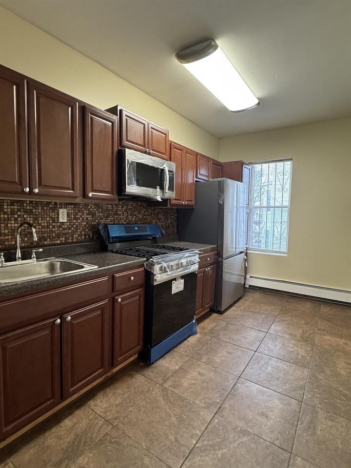 101 1/2 Ocean Ave #2