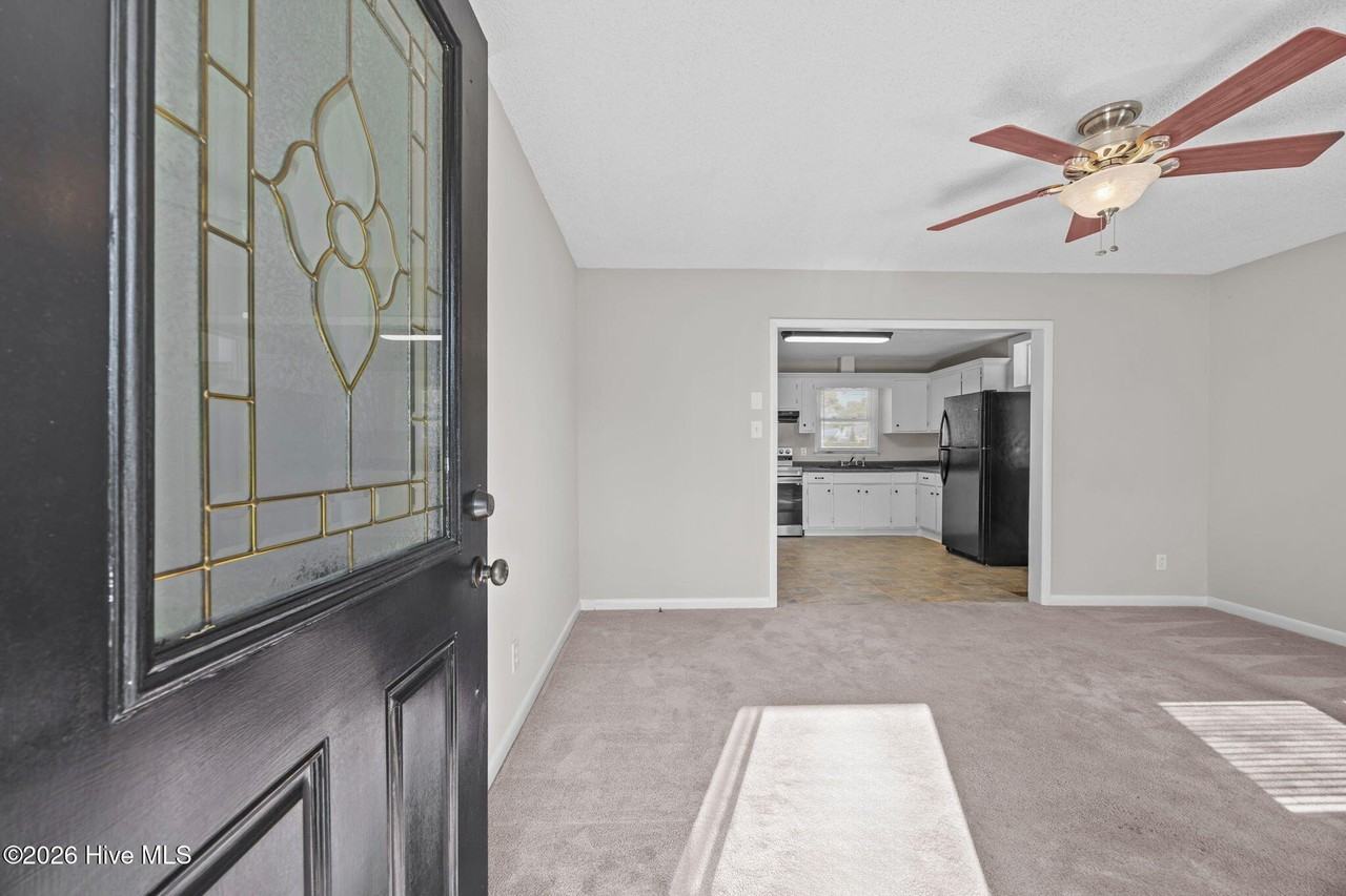 437 Gayle Blvd - Photo 7 of 17