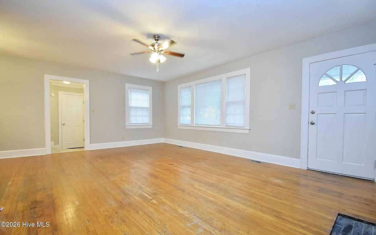 204 N Eastern St - Photo 2 of 10