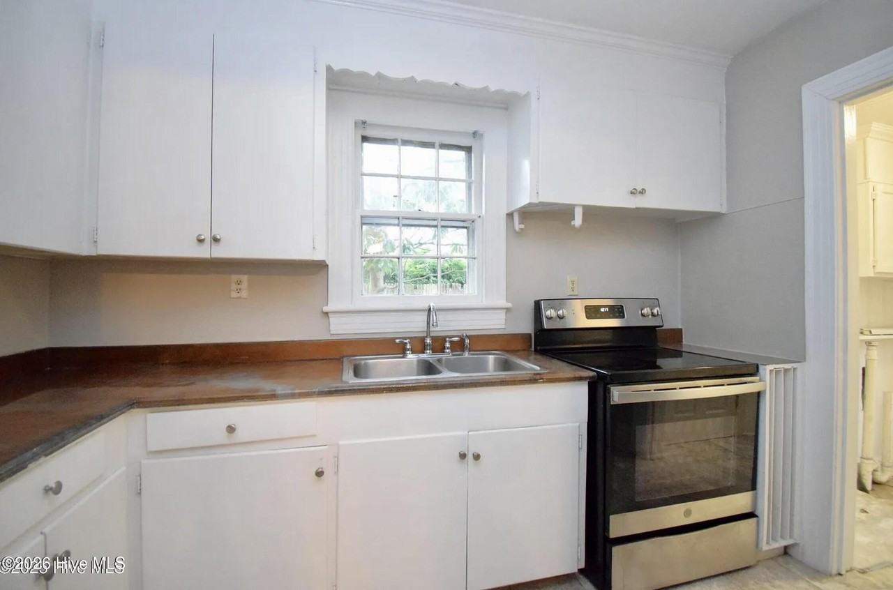 204 N Eastern St - Photo 4 of 10