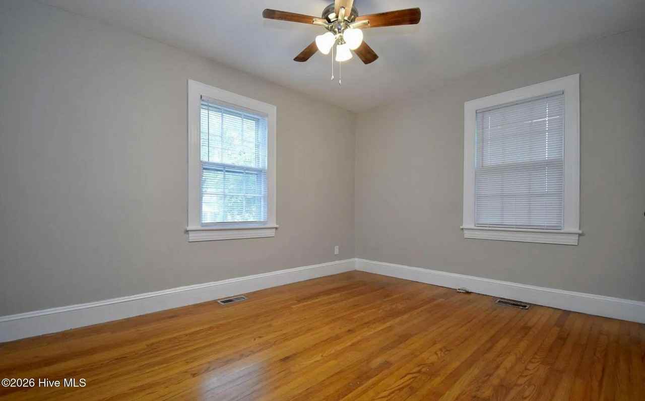 204 N Eastern St - Photo 7 of 10