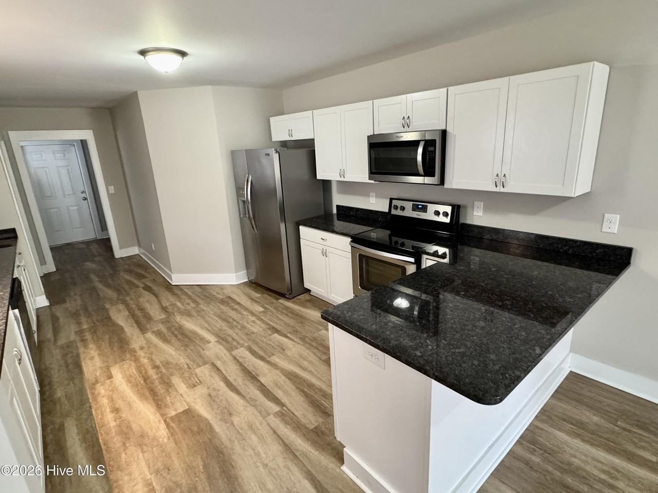 415 W 3rd St - Photo 7 of 14