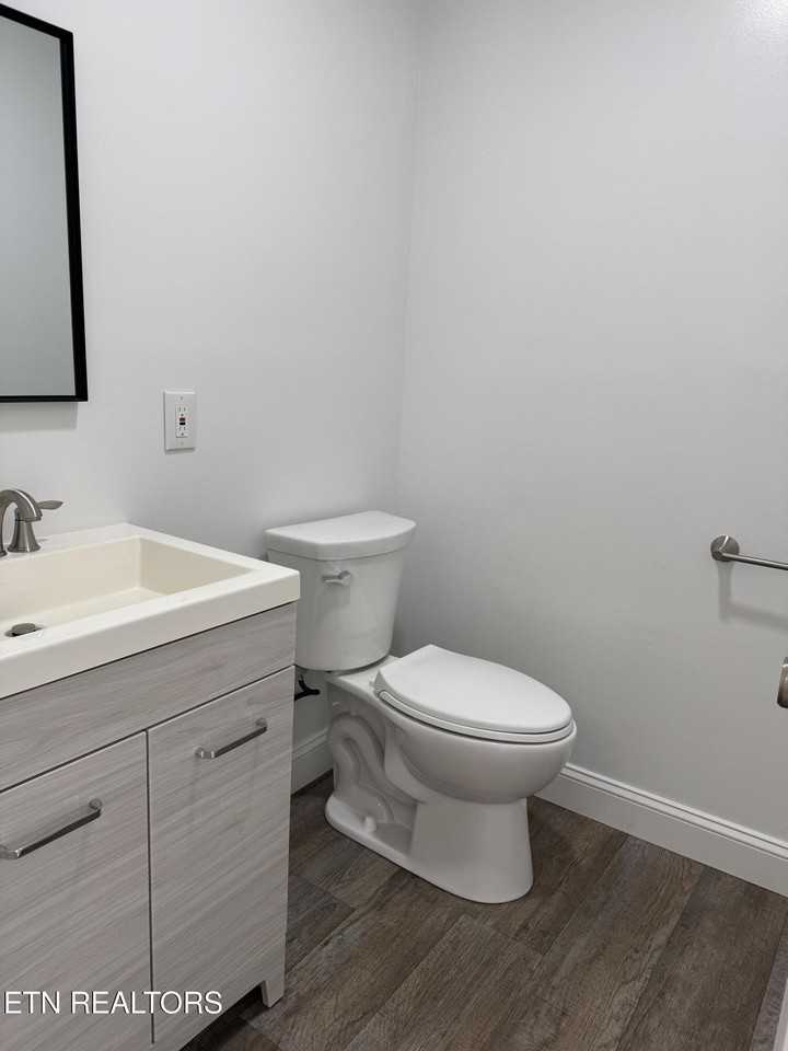 3261 Kingsmore Dr - Photo 4 of 14