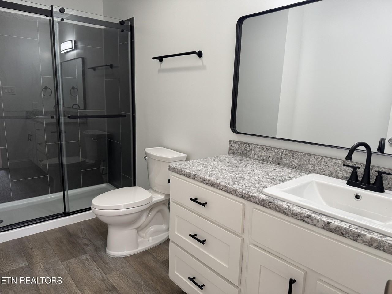 3261 Kingsmore Dr - Photo 6 of 14