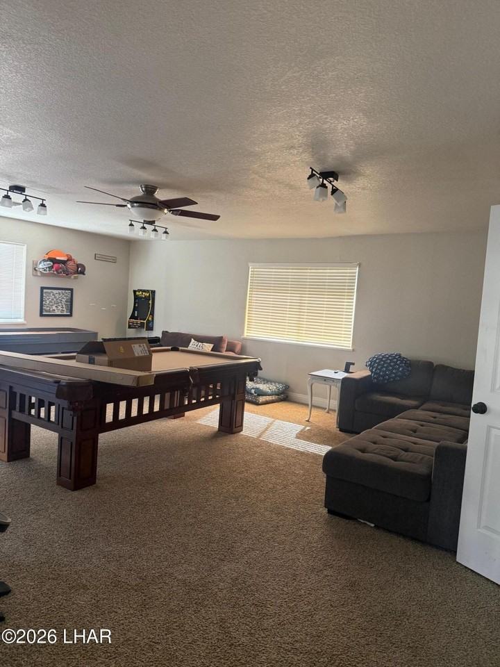 2850 Appletree Dr - Photo 4 of 9