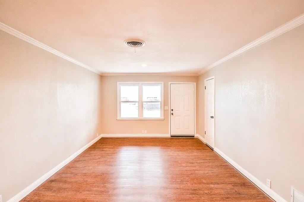 4403 49th St - Photo 2 of 29