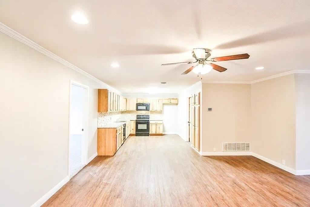 4403 49th St - Photo 5 of 29