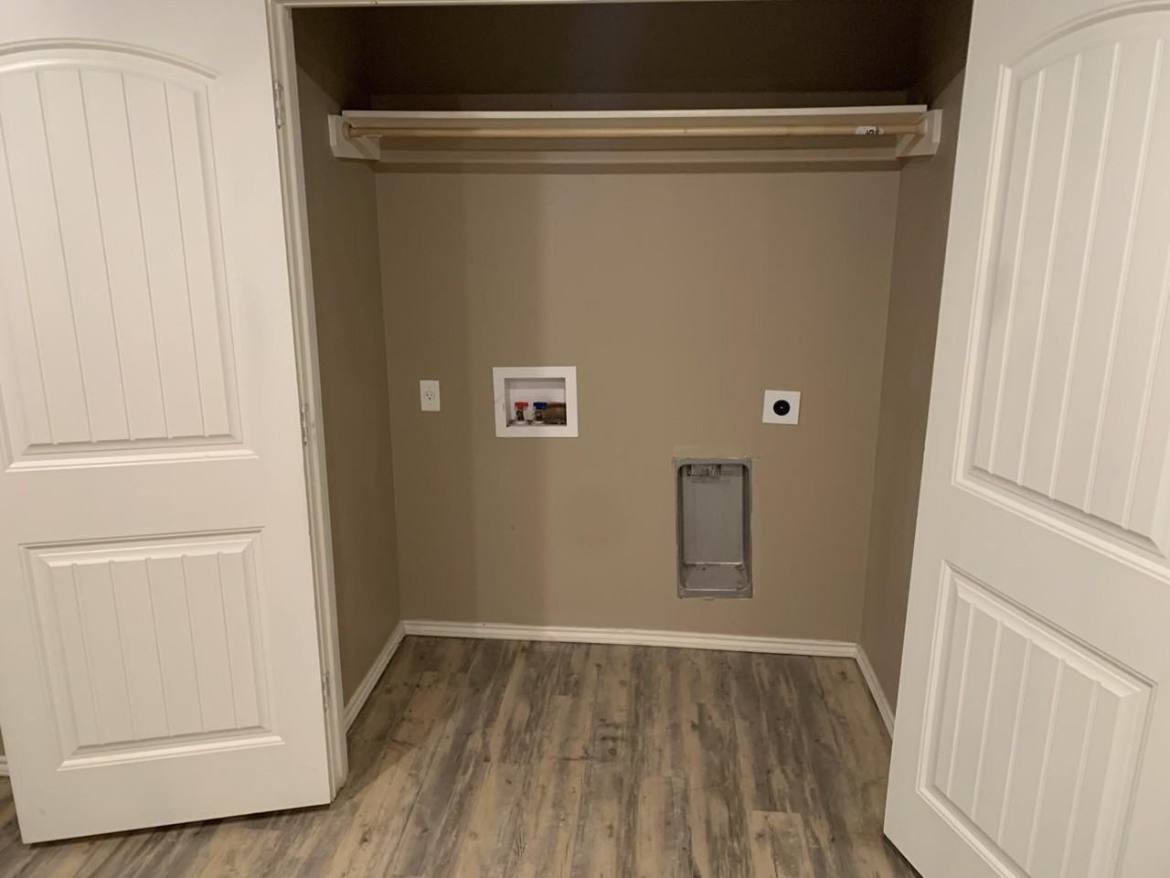 3611 E 3rd Pl - Photo 4 of 8