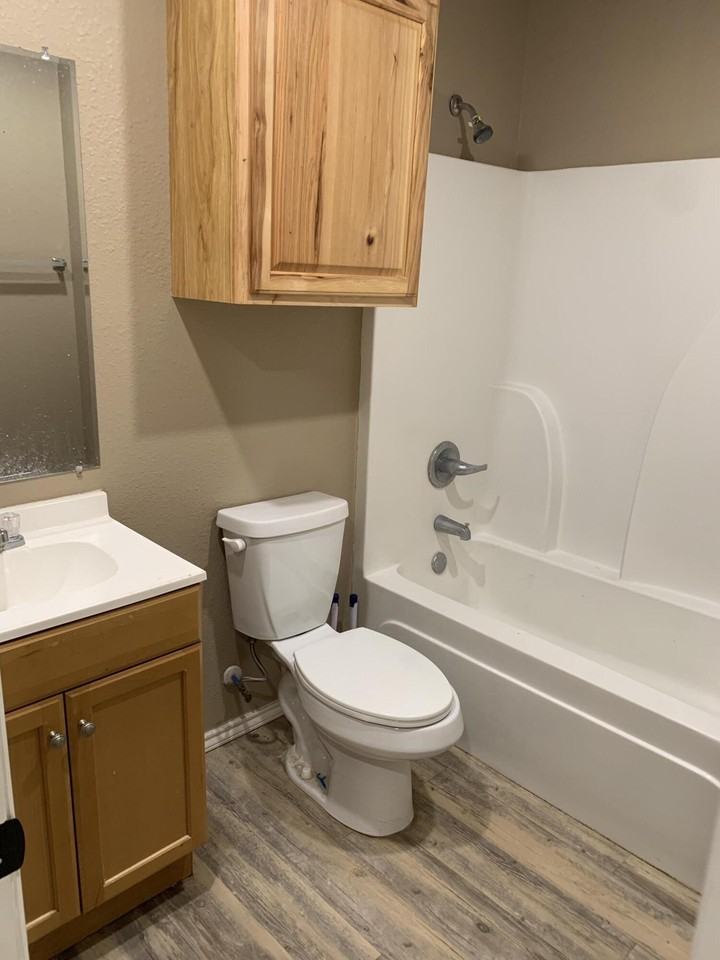 3611 E 3rd Pl - Photo 6 of 8