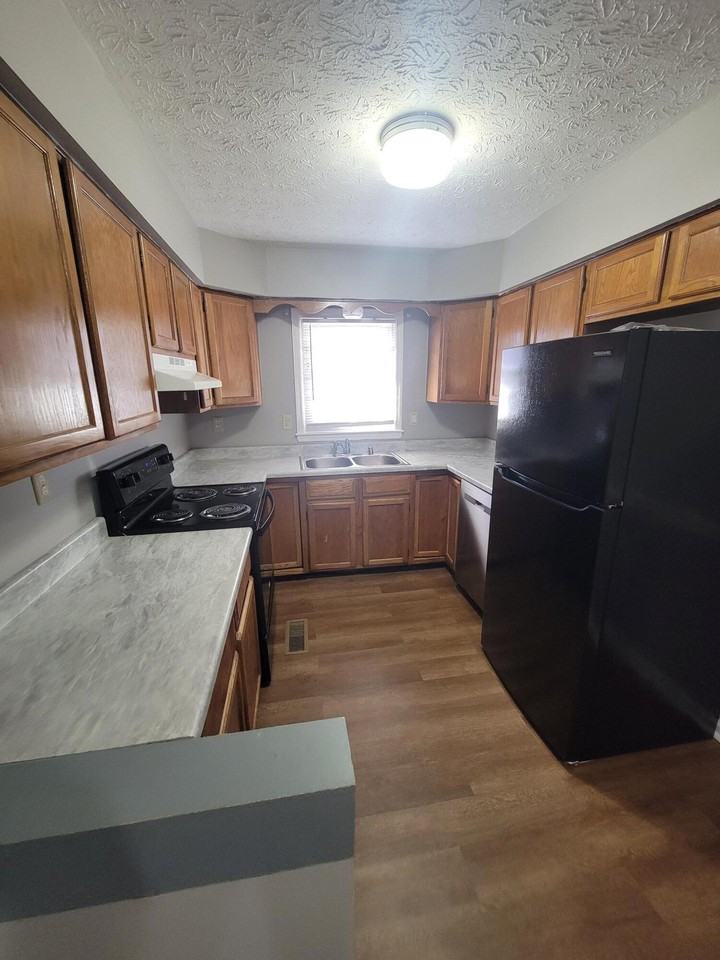 2801 Winter Gdn Unit B #B - Photo 3 of 15