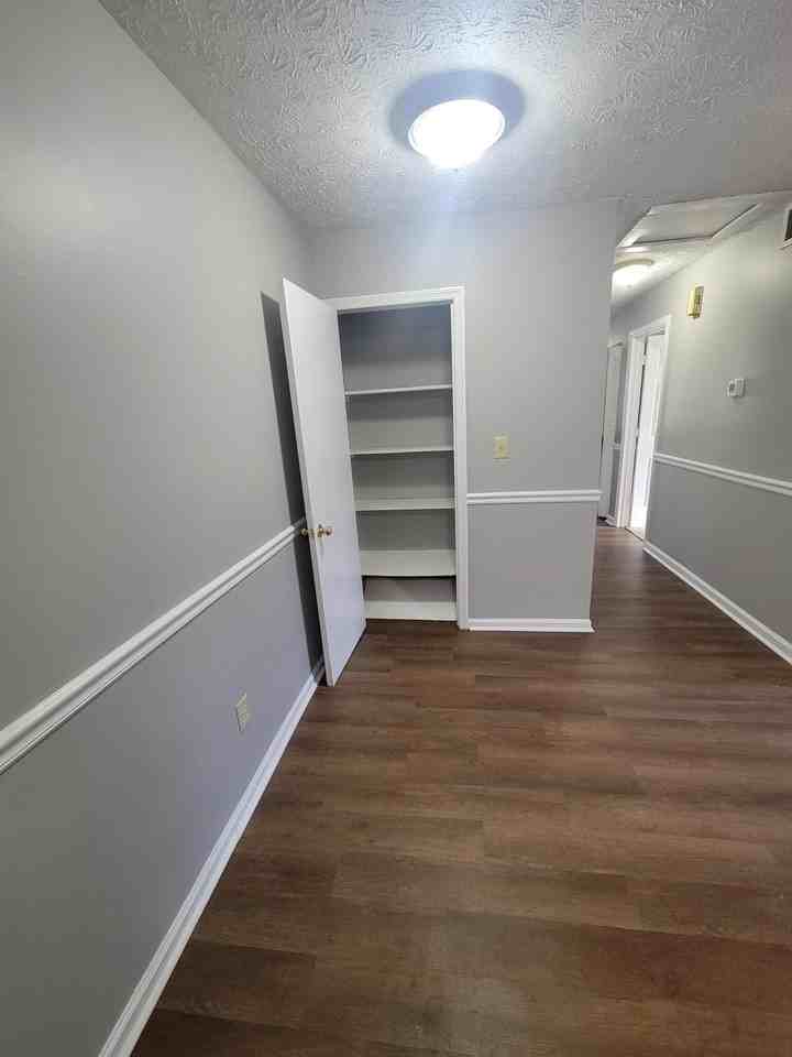 2801 Winter Gdn Unit B #B - Photo 4 of 15