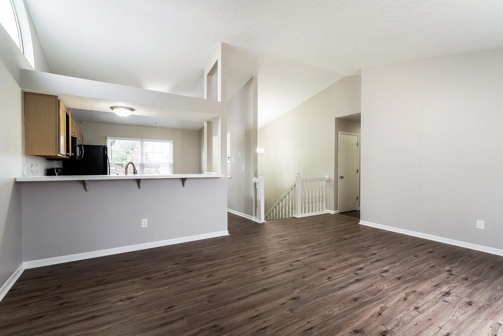 2219 Lockamy Ct - Photo 5 of 17