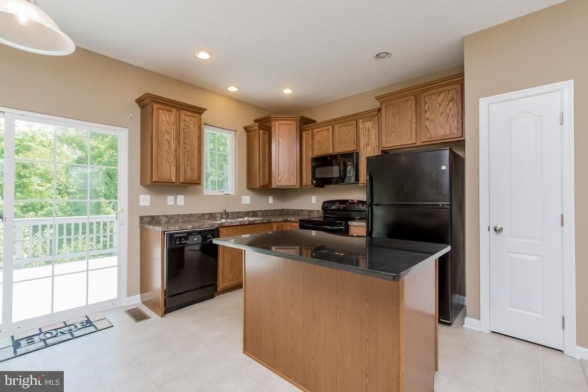 1159 Coulbourn Cor - Photo 4 of 50