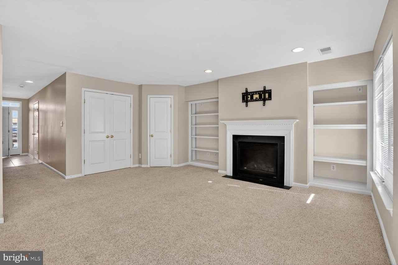 43265 Sunderleigh Sq - Photo 6 of 33