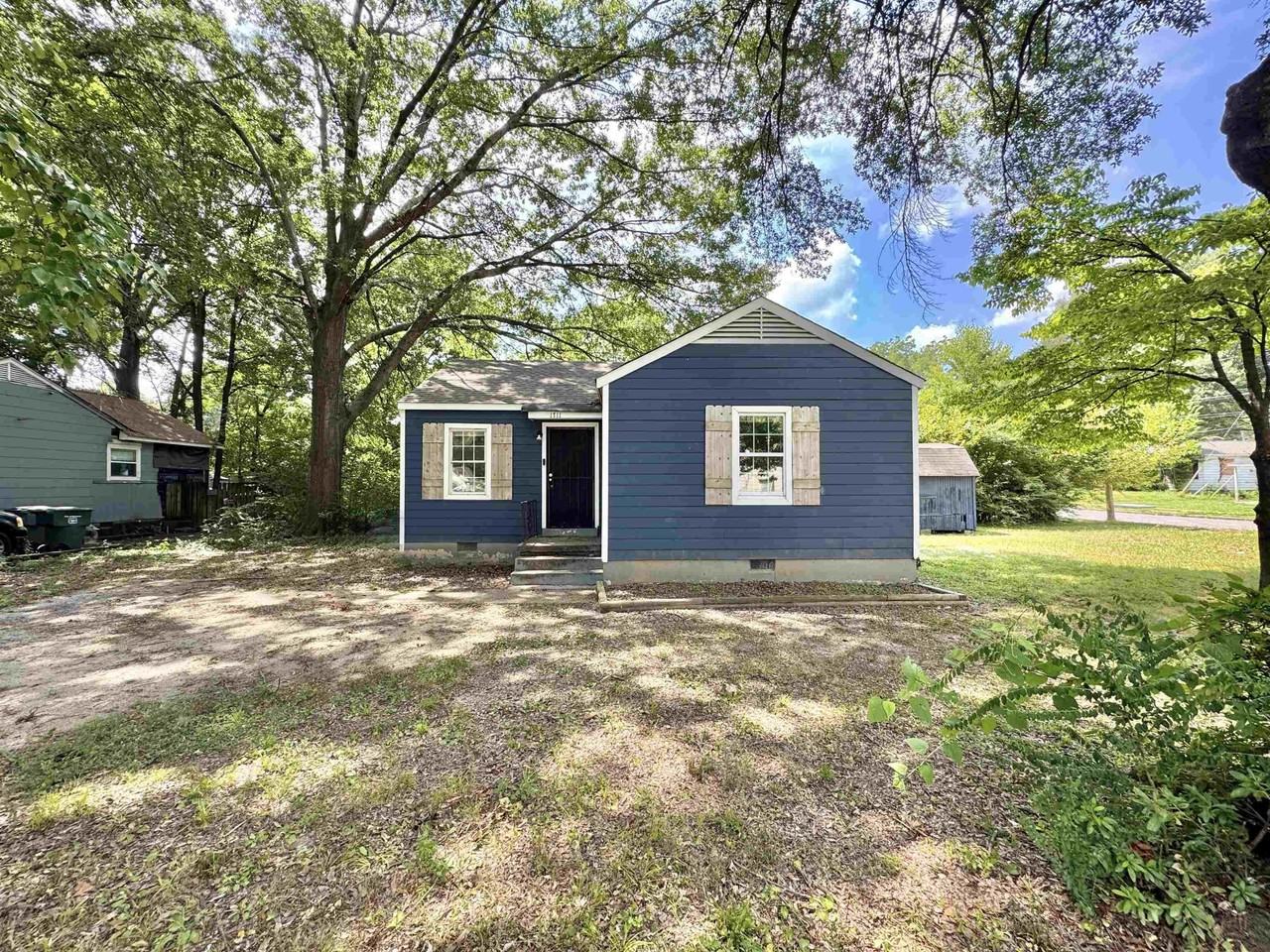 1711 Coleen Rd - Photo 3 of 17