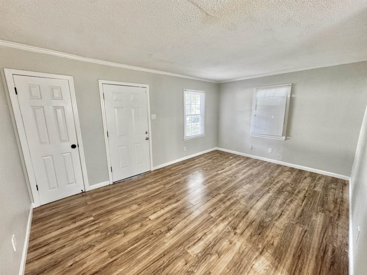 1711 Coleen Rd - Photo 5 of 17