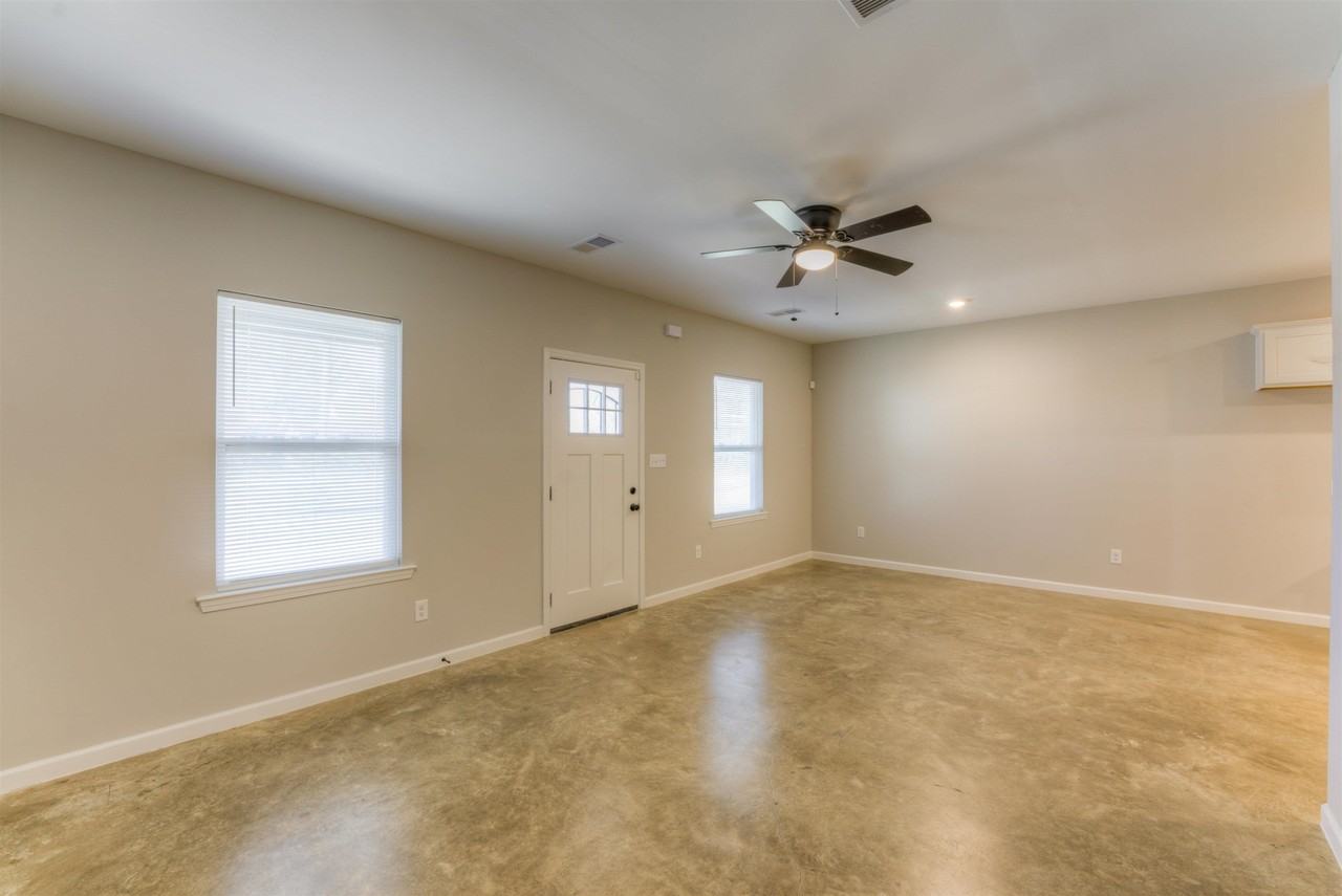 650 Ayers St - Photo 2 of 32