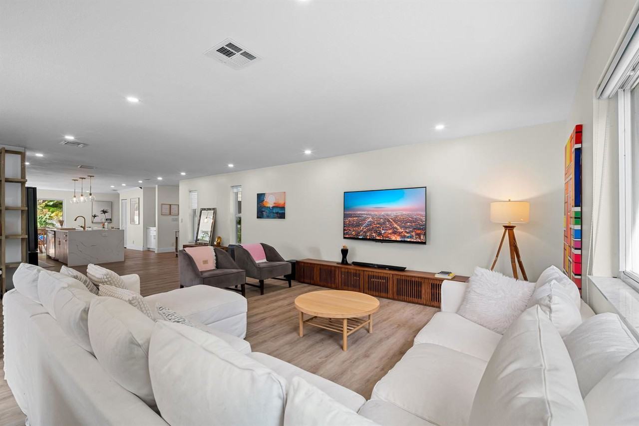 2421 Sw 29th Way - Photo 6 of 8