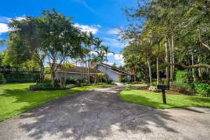 featured image of 10645 Sw 89th Ct