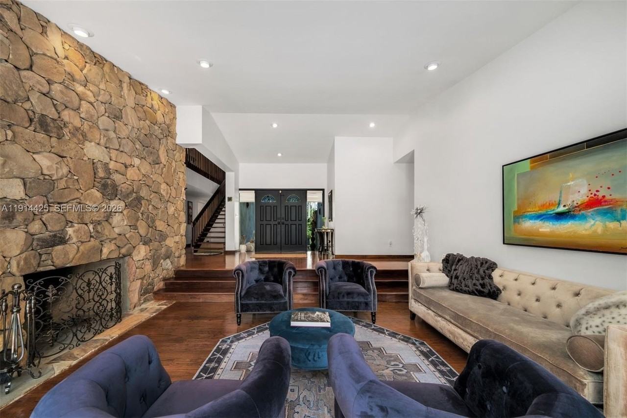 10645 Sw 89th Ct - Photo 4 of 35