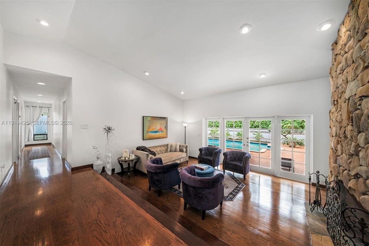 10645 Sw 89th Ct - Photo 5 of 35