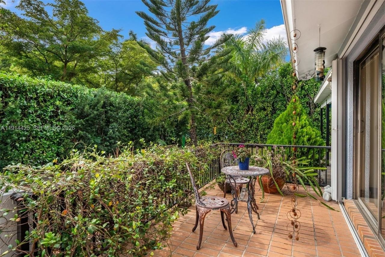 10645 Sw 89th Ct - Photo 6 of 36