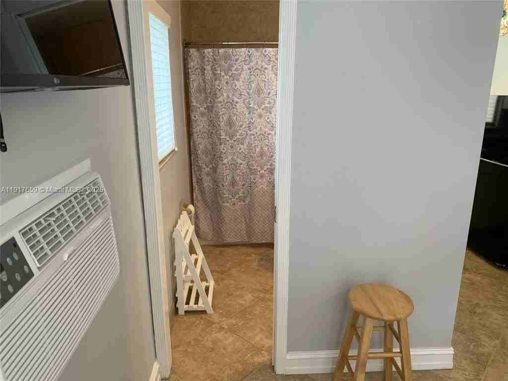 2021 Sw 38th Ave #A - Photo 5 of 8