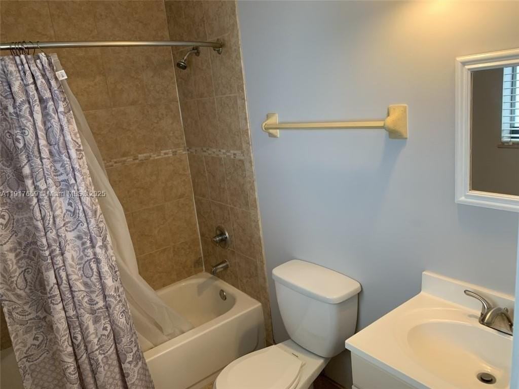 2021 Sw 38th Ave #A - Photo 6 of 8