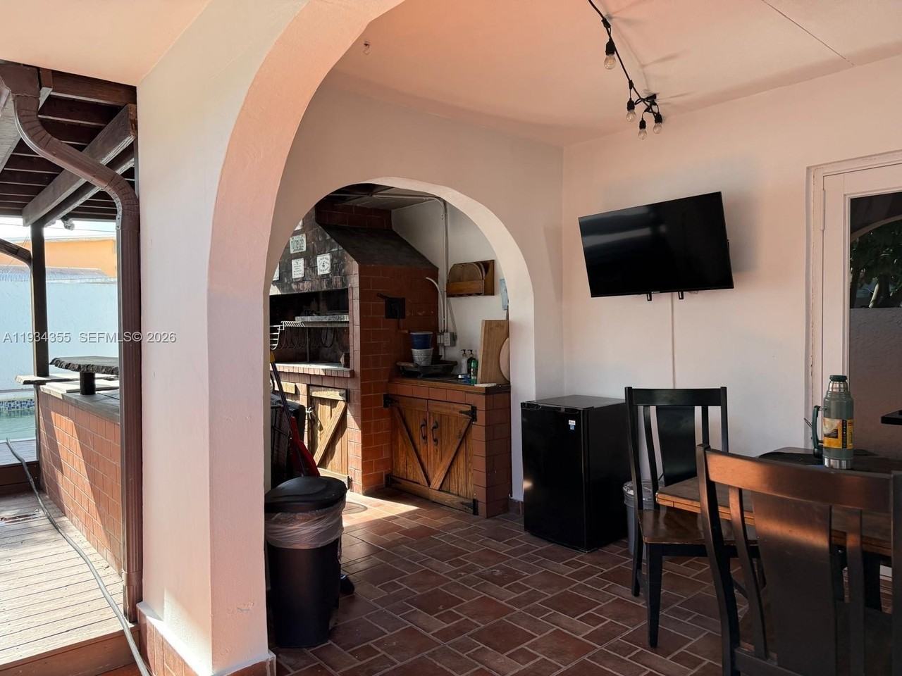 2430 Sw 22nd Ter - Photo 6 of 14