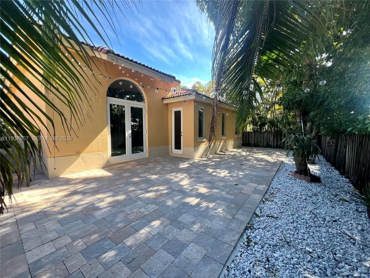 16020 Sw 91st Ct - Photo 2 of 45