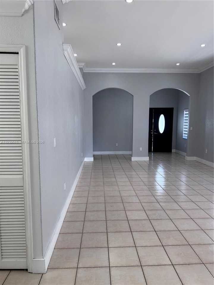 12925 Nw 8th Ln #12925 - Photo 4 of 20