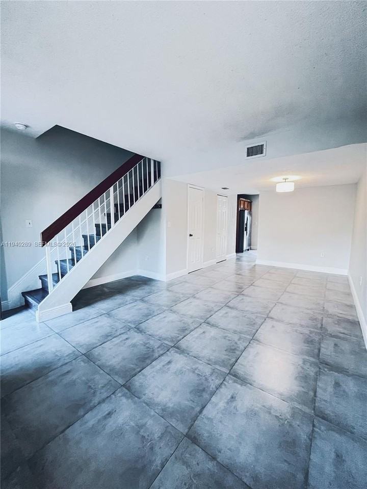 560 Nw 82nd Pl #299 - Photo 7 of 19