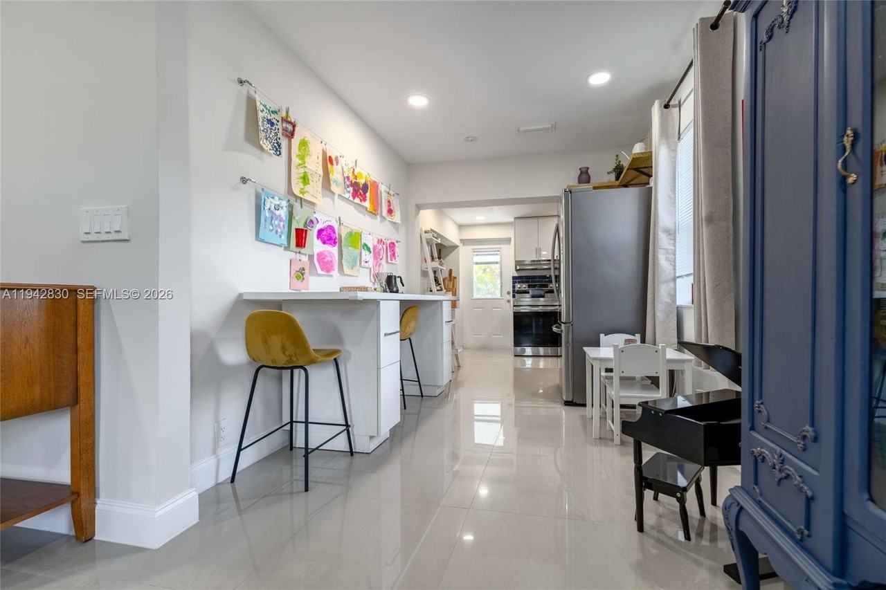 320 S 28th Ave #320 - Photo 5 of 50