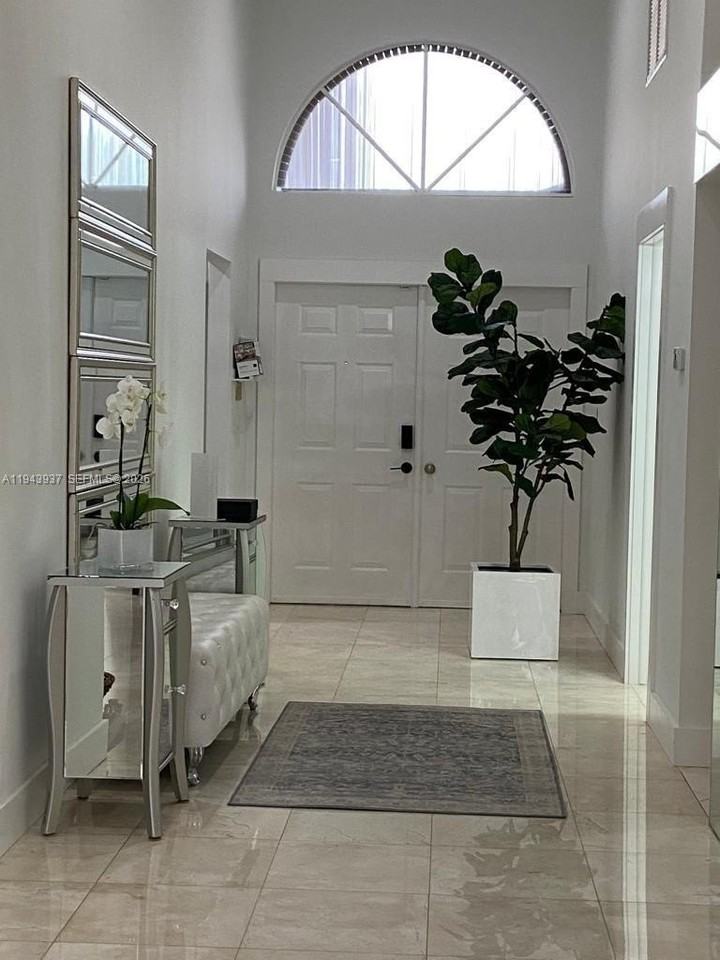 20360 Cozumel Ct - Photo 6 of 23