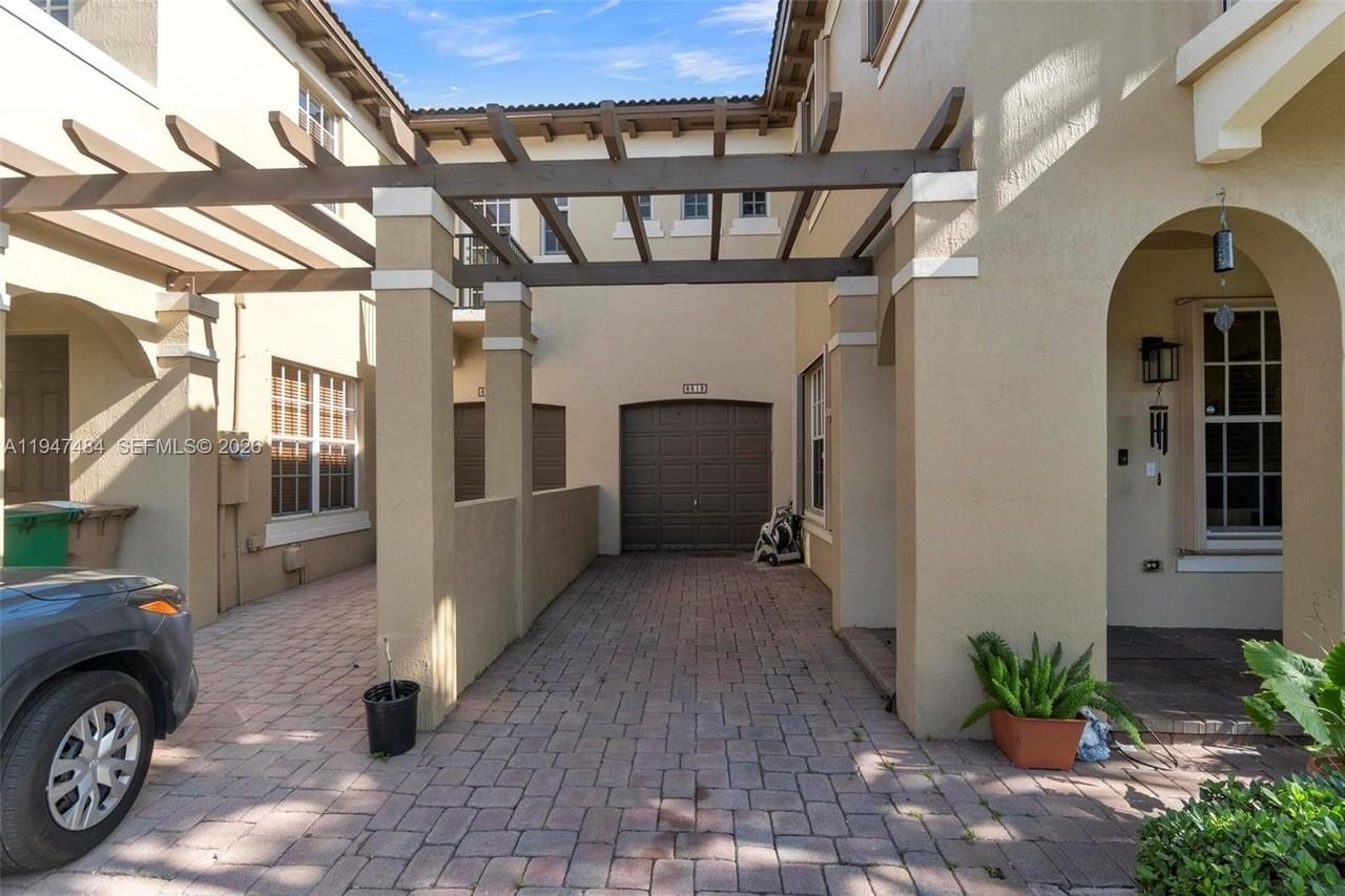 8612 Buckskin Mnr #5-8 - Photo 4 of 48