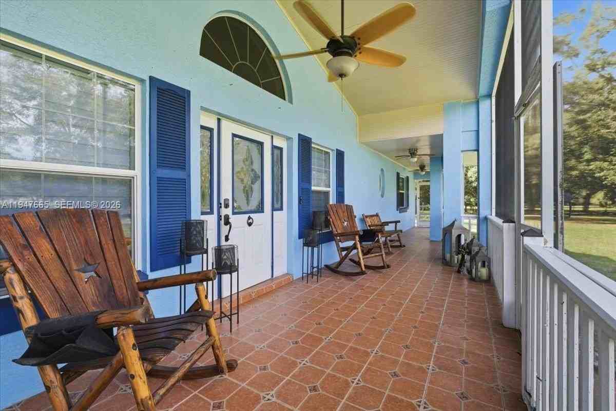 18 Nw 144th Dr - Photo 4 of 35