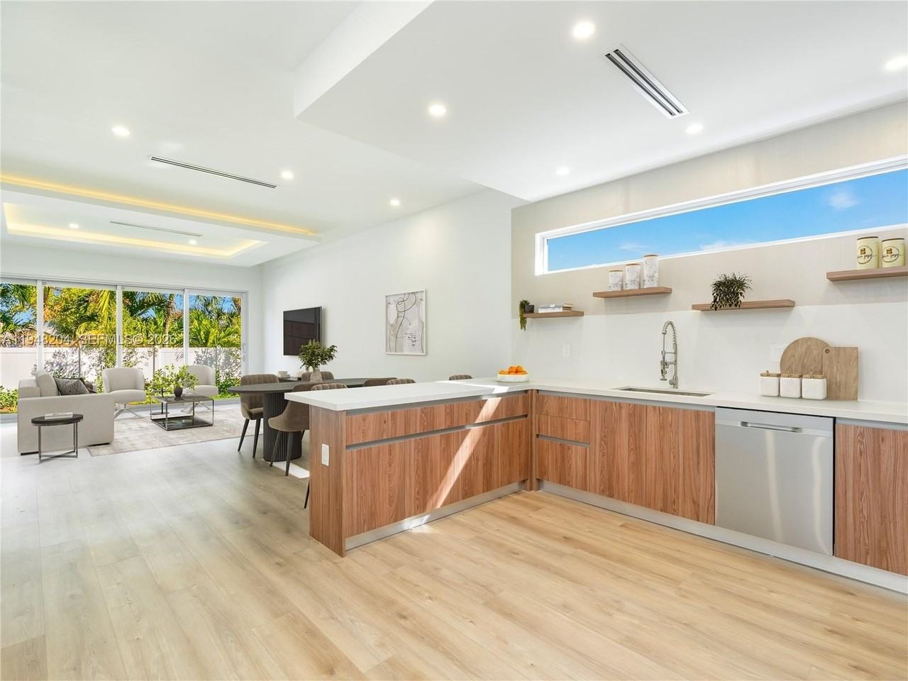 1421 Sw 24th Ct #1 - Photo 6 of 20