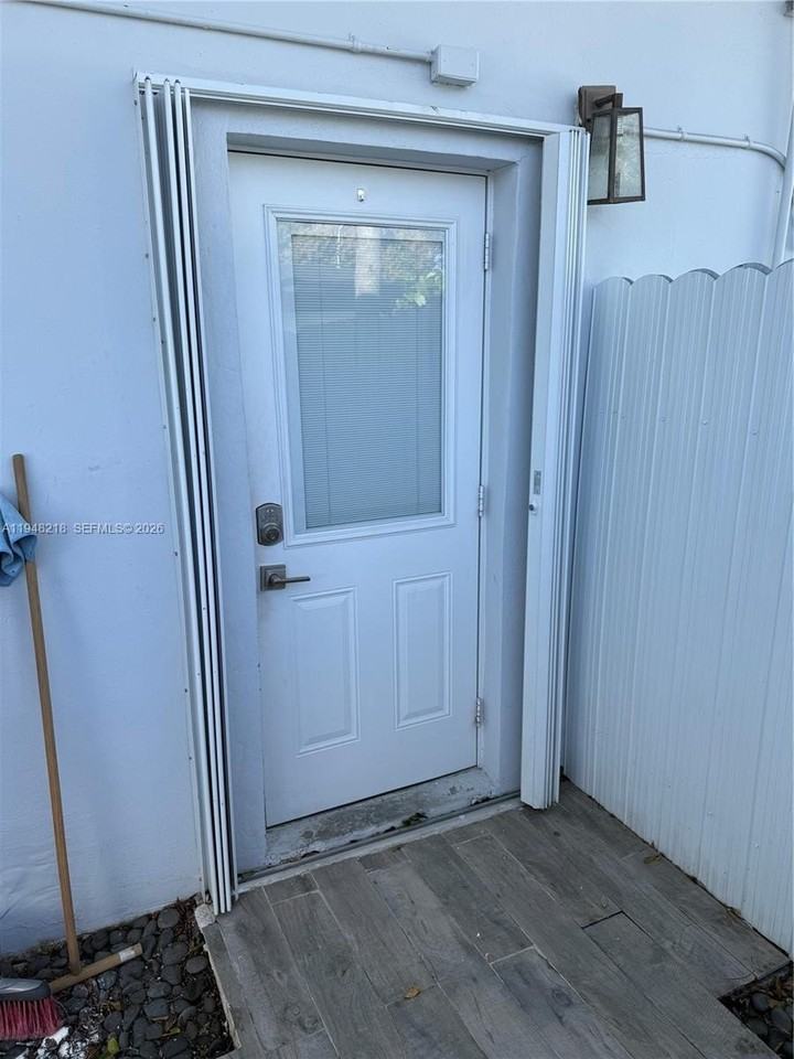 15740 Sw 102nd Pl #0 - Photo 2 of 10