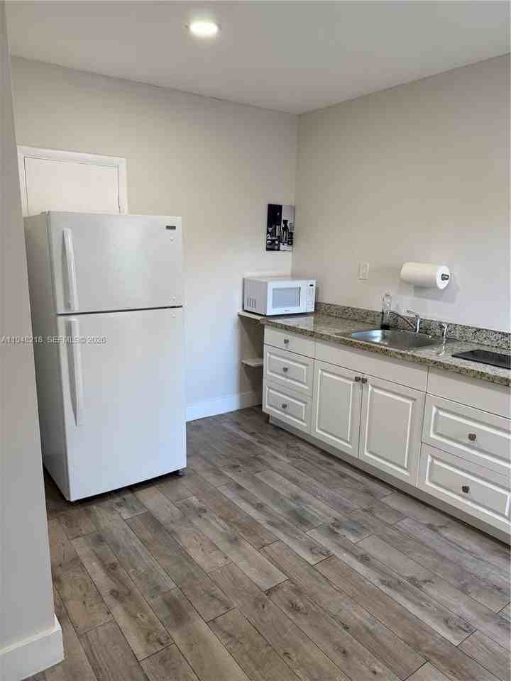 15740 Sw 102nd Pl #0 - Photo 6 of 10